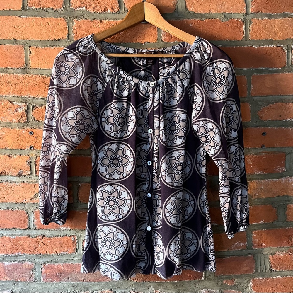 { Anthropologie } Sweet Pea Gray Medallion Mesh Button-up Top, size XS